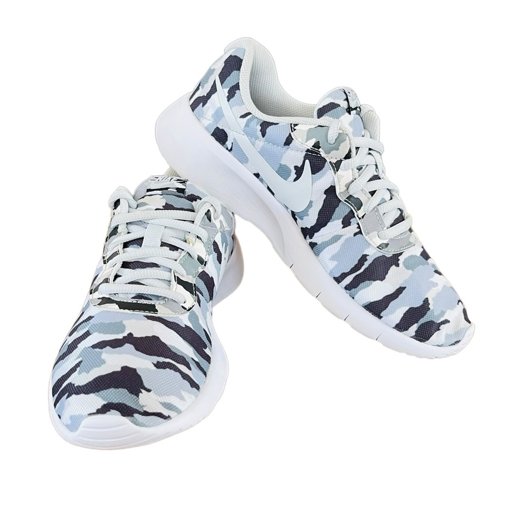 Nike Tanjun Prin Running Shoes 6Y, Women’s Size 7 US, grey camouflage